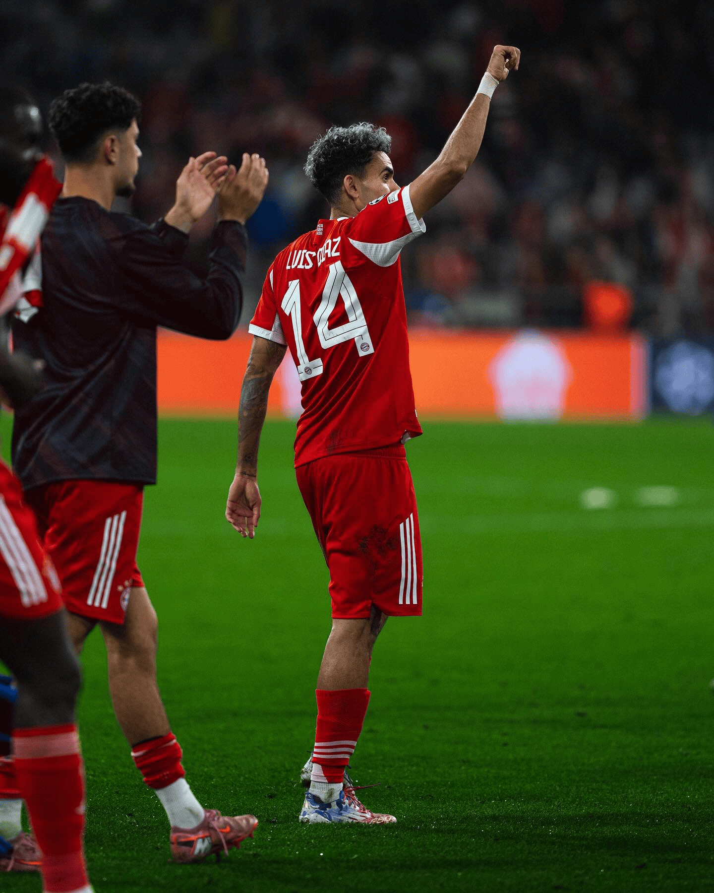 div, 于足下, tenan