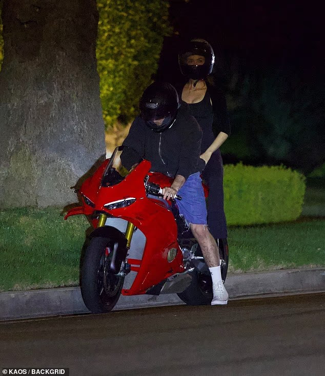 了在大西洋, 的身材的确, 是标配了